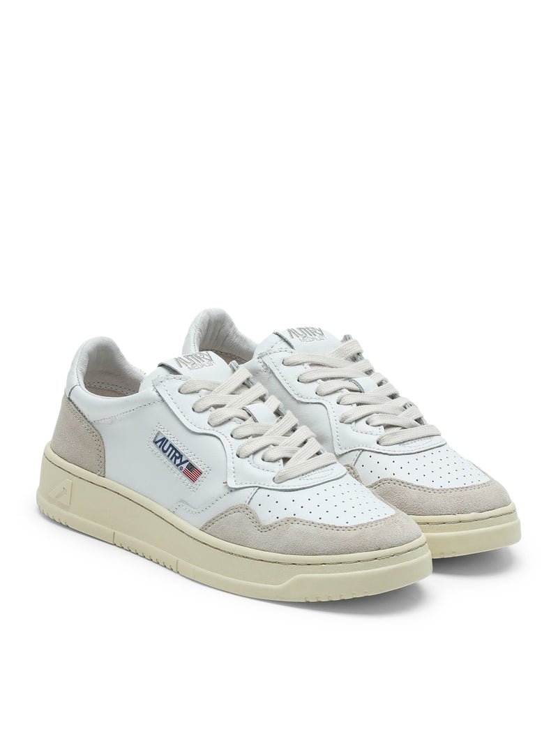 White Medalist leather sneaker