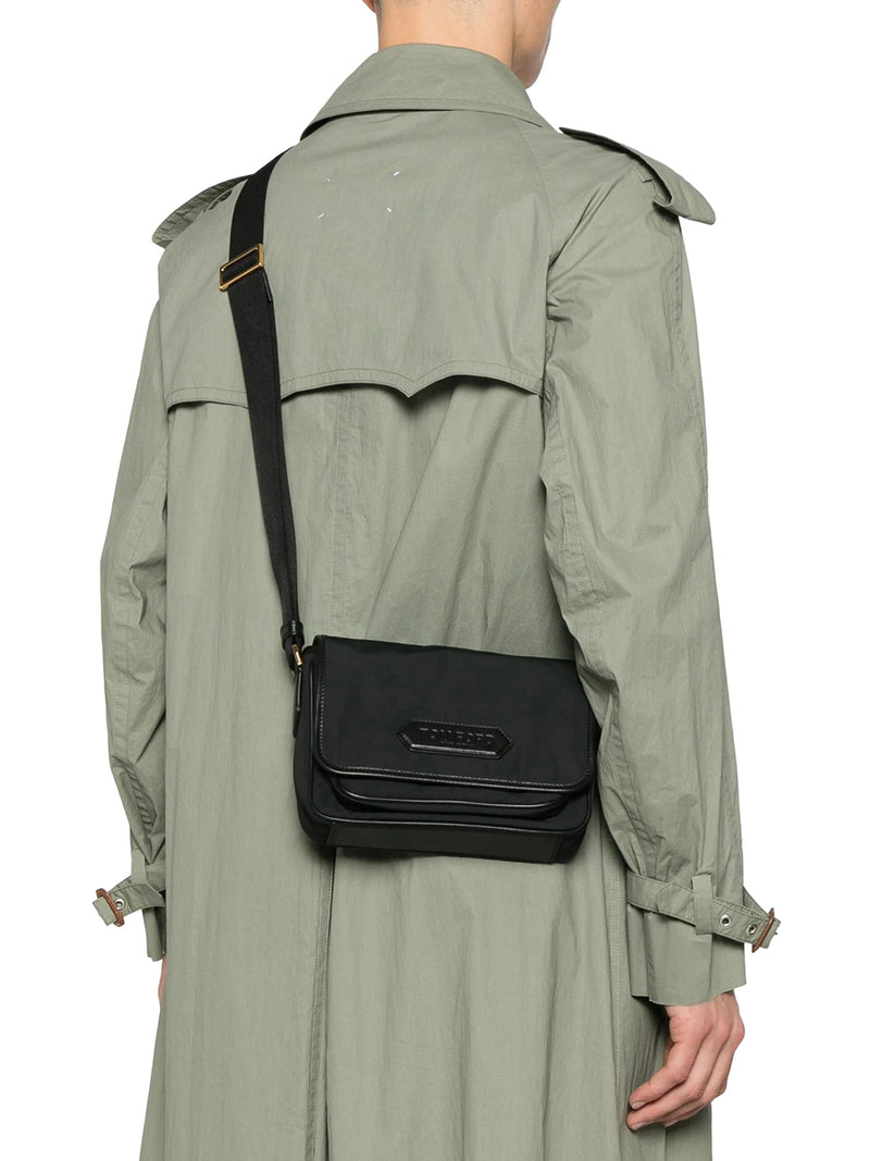 MESSENGER BAG WITH APPLICATION