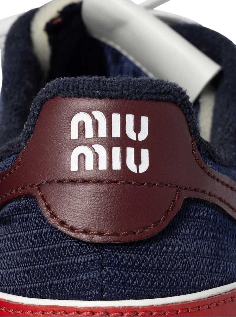 GYMNASIUM SNEAKERS IN TECHNICAL FABRIC AND SUEDE