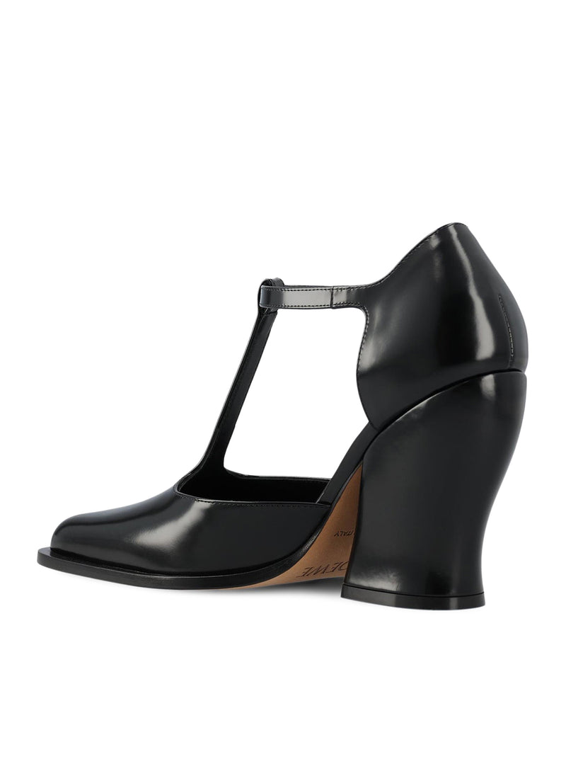 T-BAR WAVE DÉCOLLETÉ IN BRUSHED CALFSKIN