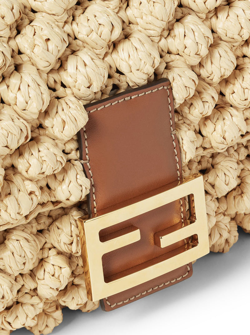 BAGUETTE BAG IN RAFFIA WITH A HAZELNUT STITCH