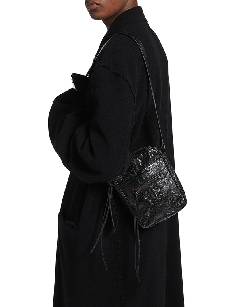 LE CITY MEN`S VERTICAL CROSSBODY BAG IN BLACK