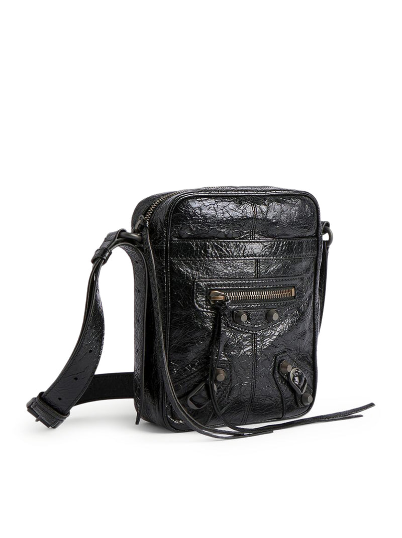 LE CITY MEN`S VERTICAL CROSSBODY BAG IN BLACK