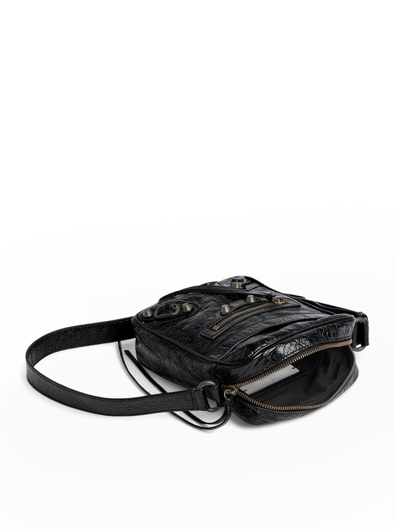 LE CITY MEN`S VERTICAL CROSSBODY BAG IN BLACK
