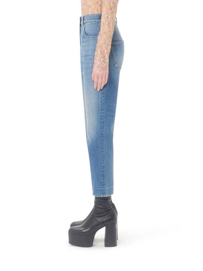 LIGHT WASH DENIM FLARED LEG CROPPED JEANS
