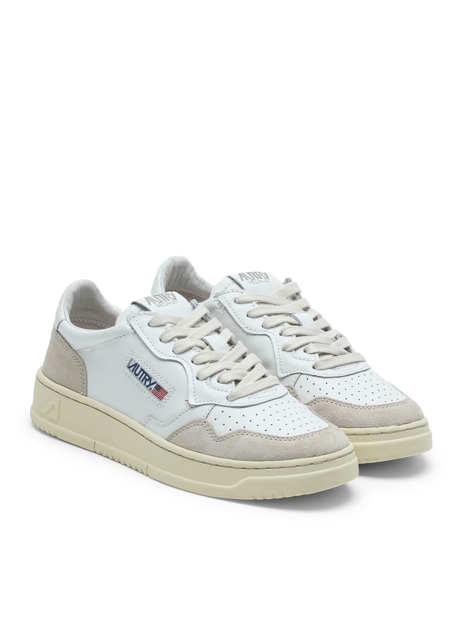 White Medalist leather sneaker