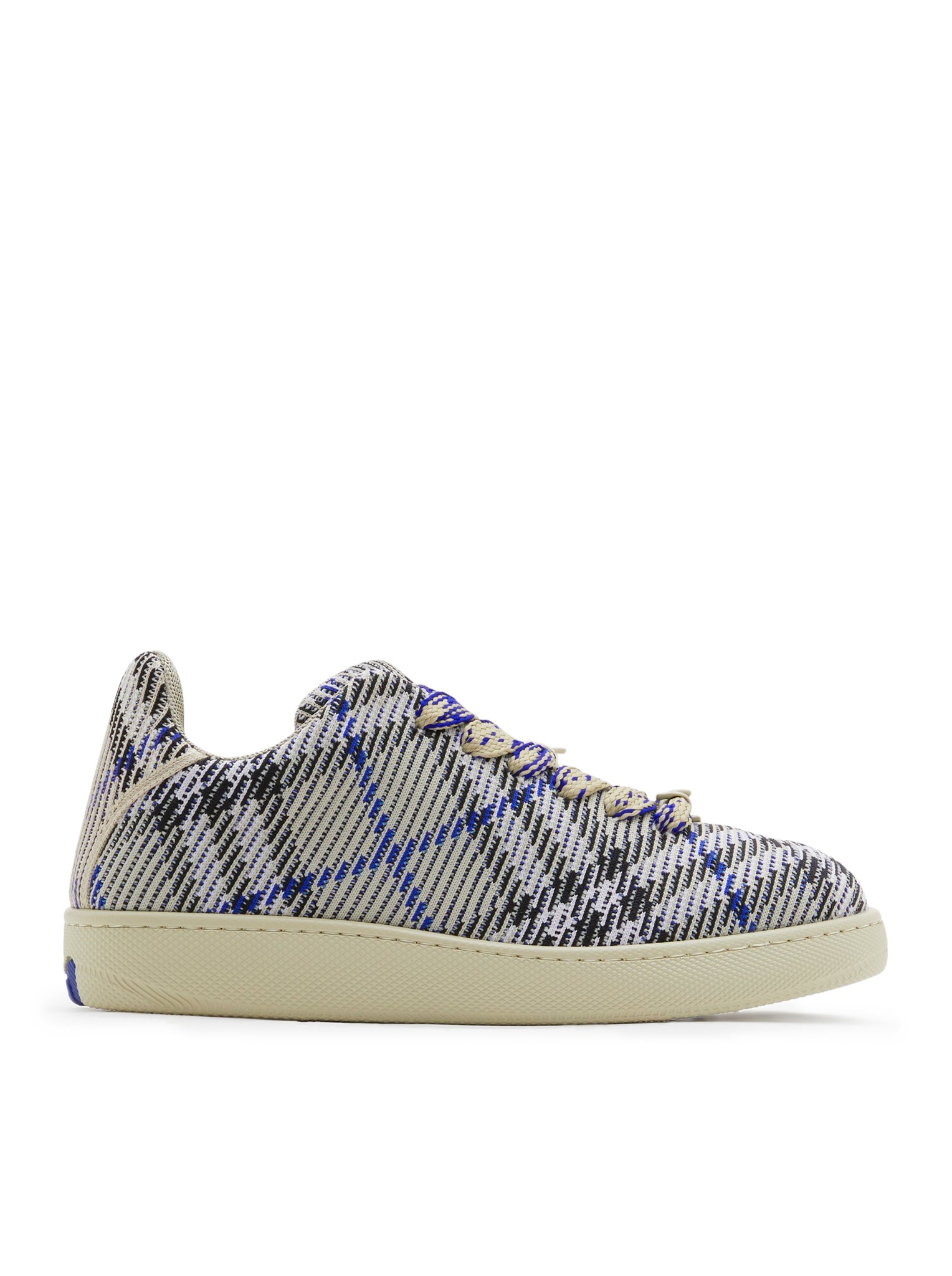 Box sneaker with knitted Check