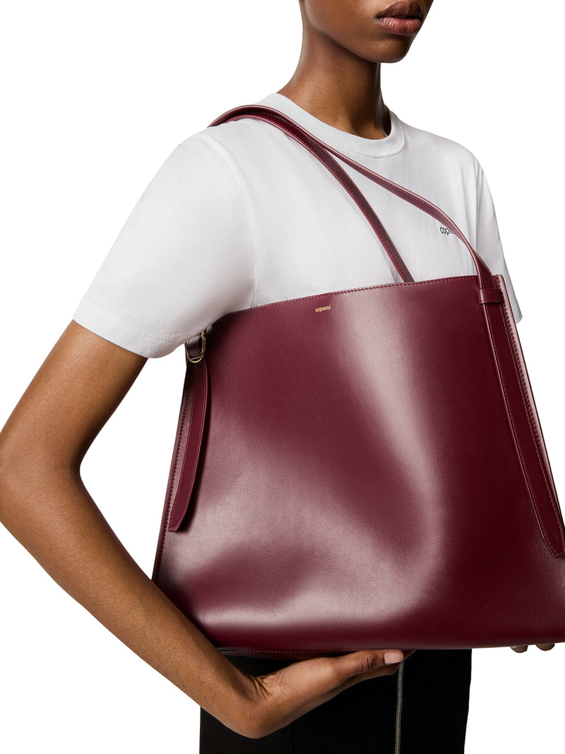 Tote bag with belt