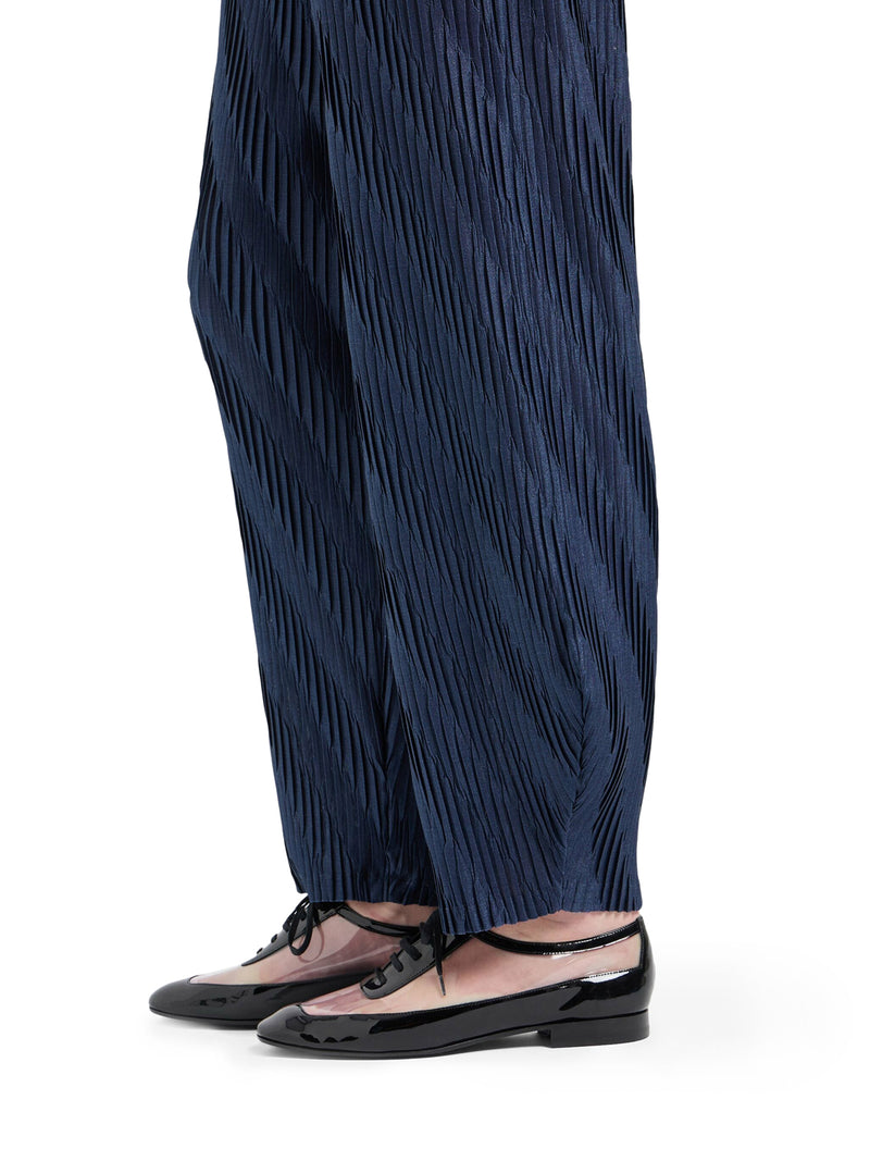 high-waist pleated trousers