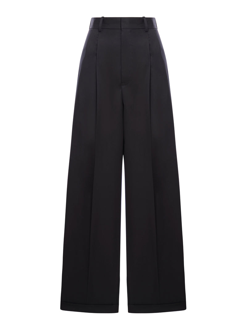 pleated trousers