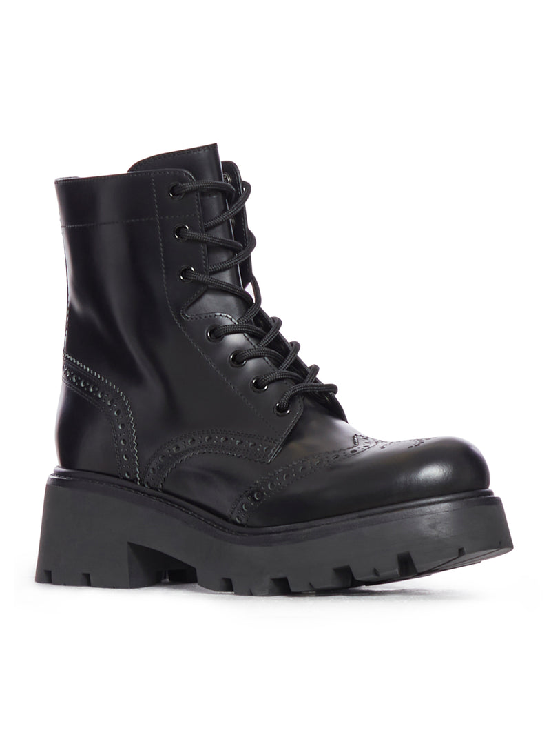 LEATHER BOOTS WITH LACES AND TRIOMPHE LOGO