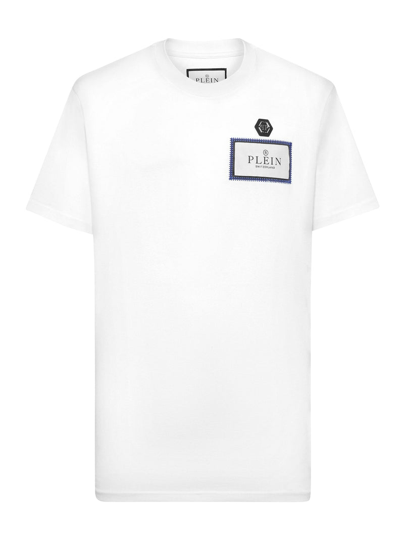 T-SHIRT WITH APPLICATION