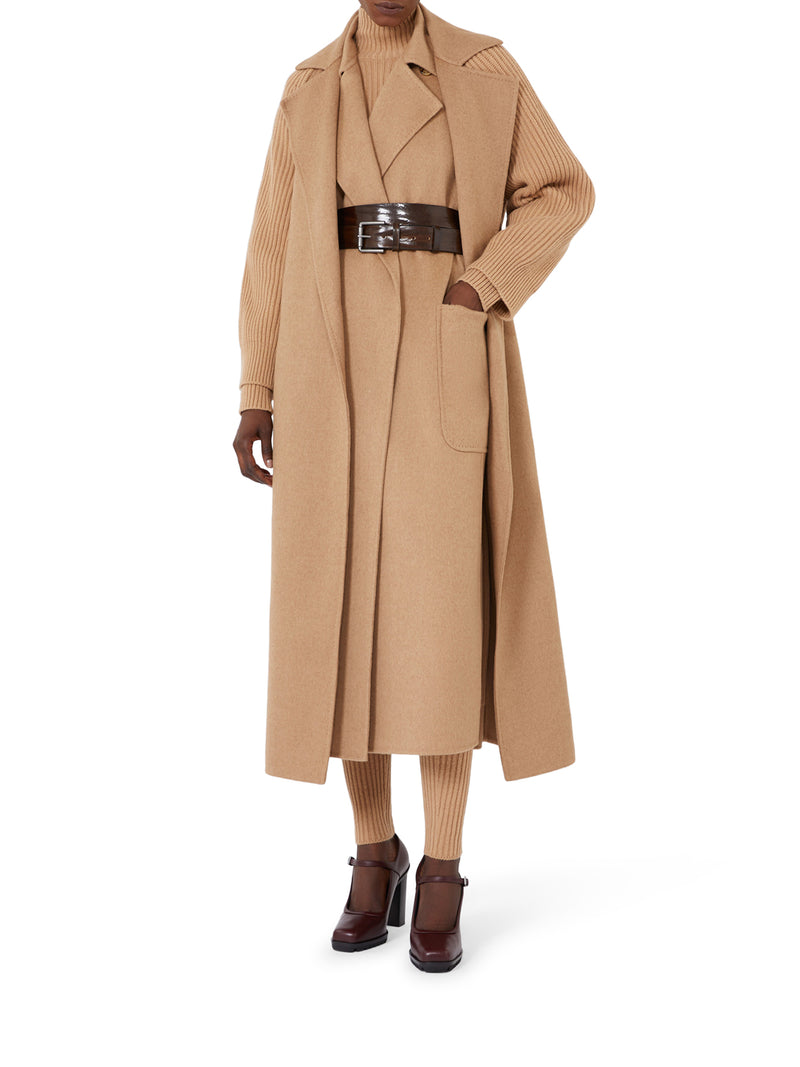 SLEEVELESS CAMEL COAT