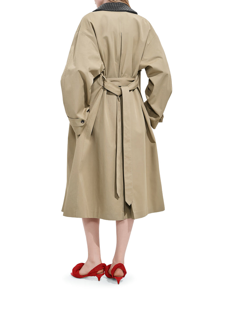 COTTON TRENCH COAT WITH WOVEN LEATHER COLLAR