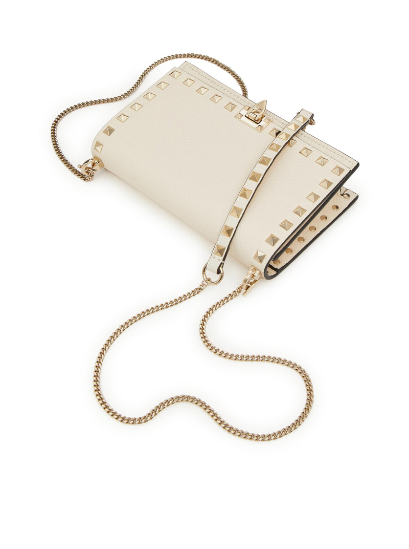 POUCH WITH ROCKSTUD CHAIN IN GRAINED CALFSKIN