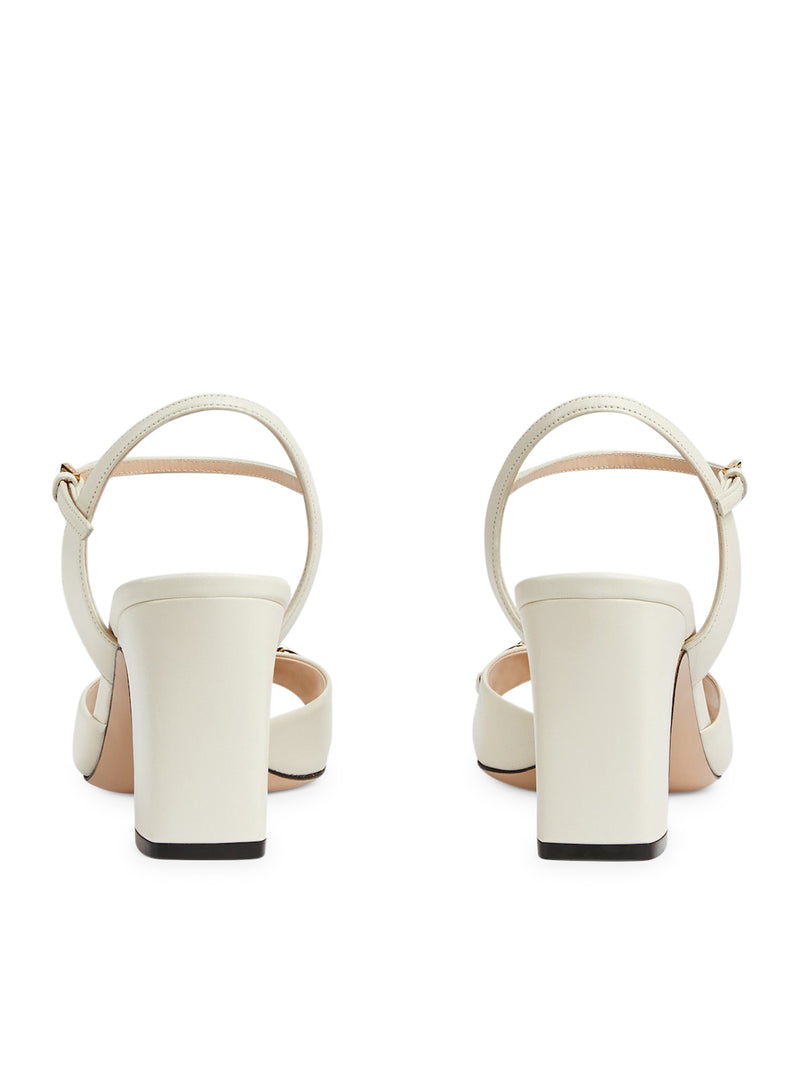 WOMEN`S SANDAL WITH CLAMP AND MEDIUM HEEL